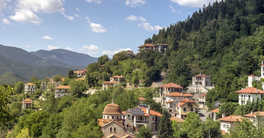 Ιερέας και δάσκαλος σε κάθε χωριό!